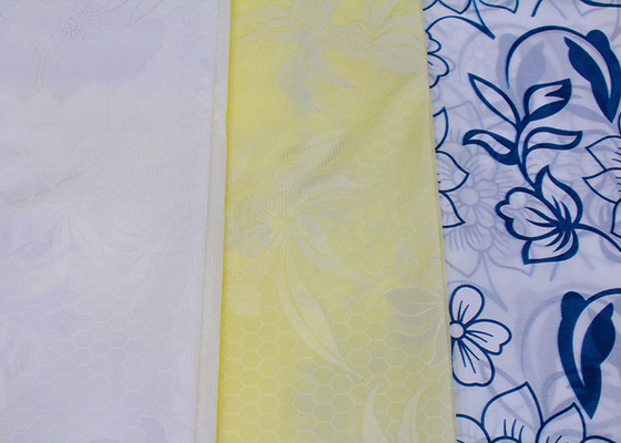 Modello di fiori basso bianco all'ingrosso che stampa il tessuto del tessuto di seta naturale del poliestere del tricot per i copri materasso